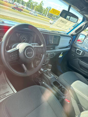 2025 Jeep Gladiator NightHawk