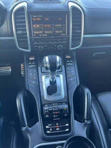 2014 Porsche Cayenne GTS