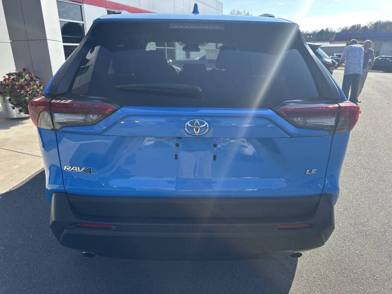 2019 Toyota RAV4 LE