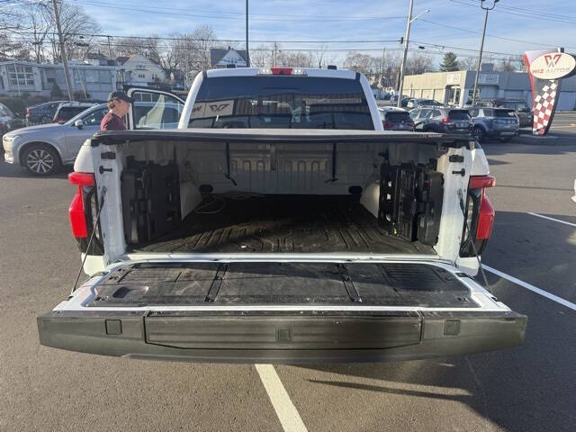 2022 Ford F-150 Lightning Platinum