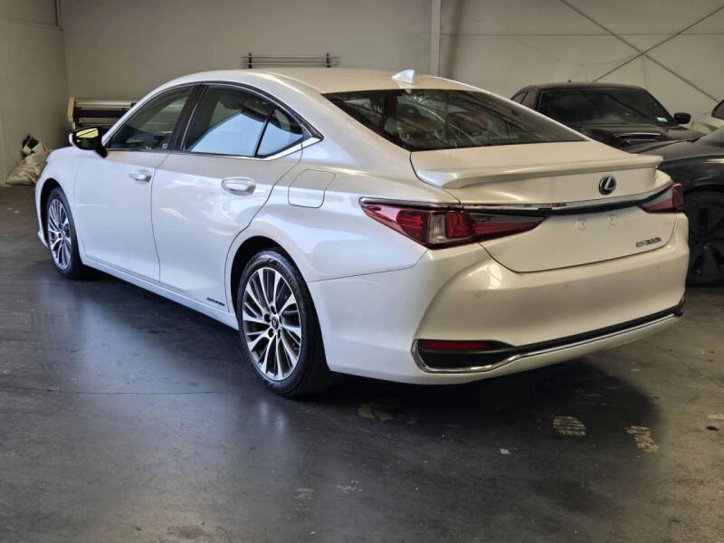 2021 Lexus ES 300h