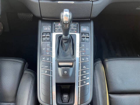 2017 Porsche Macan S