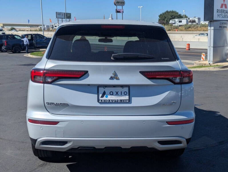 2025 Mitsubishi Outlander PHEV SE