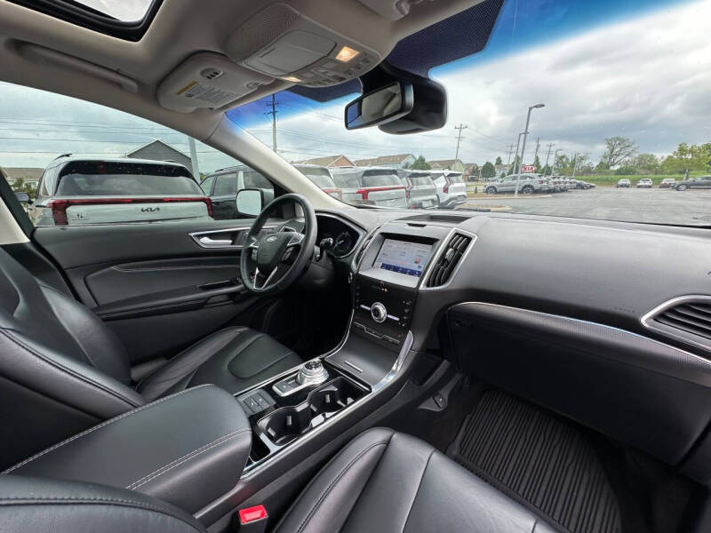 2020 Ford Edge Titanium