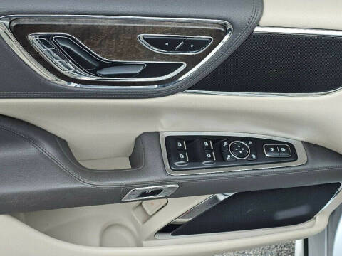 2018 Lincoln Continental Select