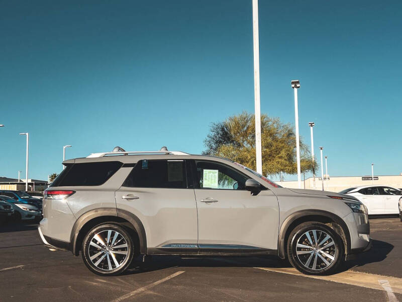 2024 Nissan Pathfinder Platinum