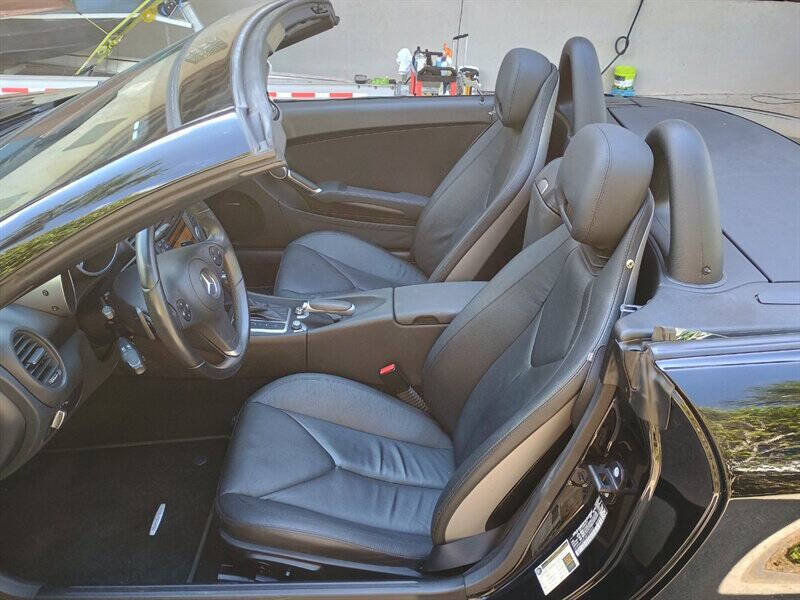 2011 Mercedes-Benz SLK 18
