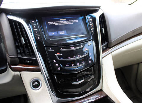 2017 Cadillac Escalade ESV Luxury