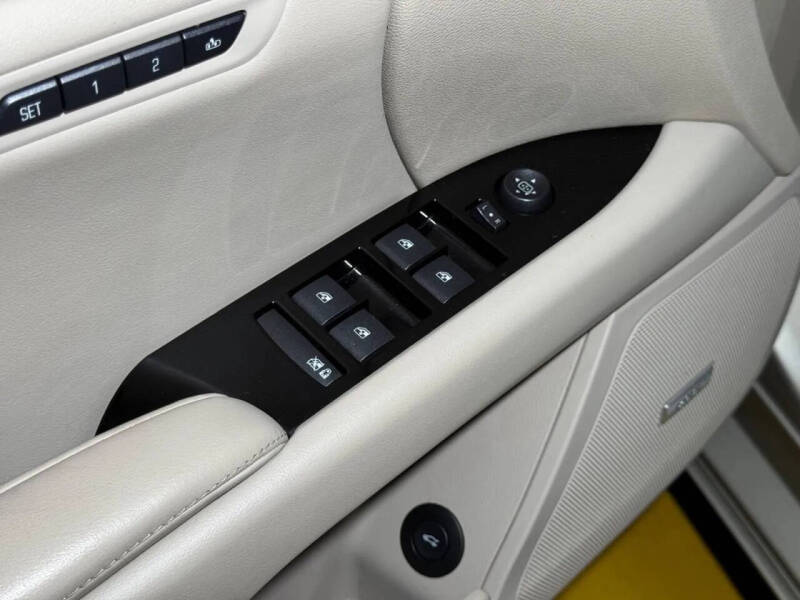 2013 Cadillac XTS Luxury Collection