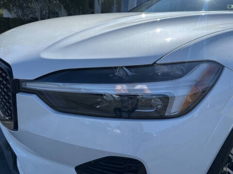 2025 Volvo XC60 B5 Plus Dark Theme