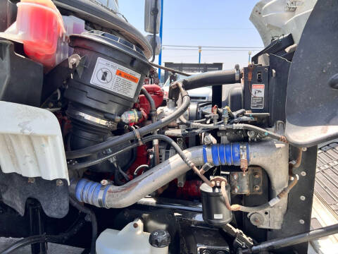 2017 Freightliner M2 106