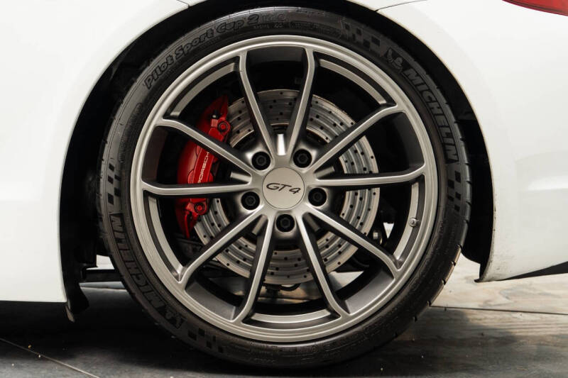 2016 Porsche Cayman GT4