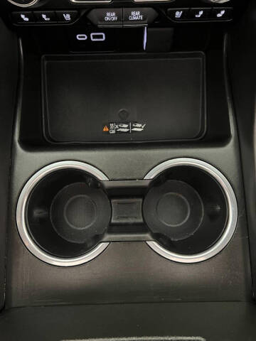 2022 GMC Yukon XL SLT