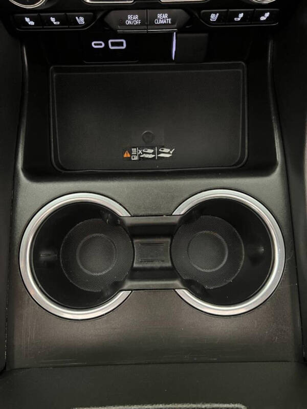 2022 GMC Yukon XL SLT