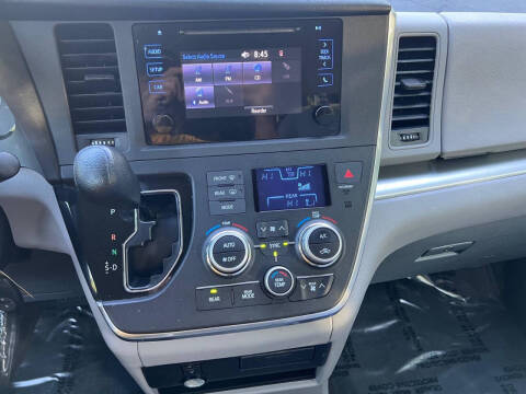 2015 Toyota Sienna L 7-Passenger