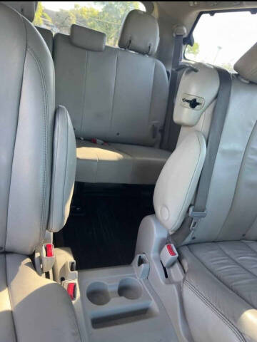 2013 Toyota Sienna XLE 8-Passenger