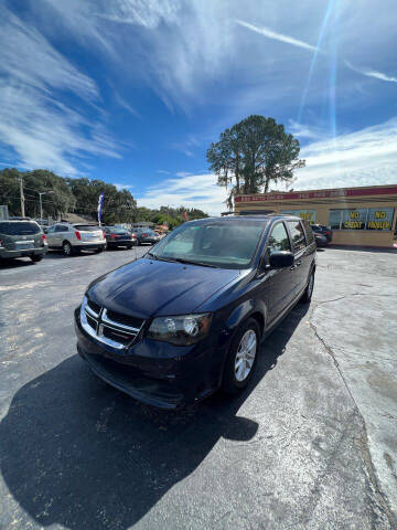 2013 Dodge Grand Caravan for sale at BSS AUTO SALES INC in Eustis FL