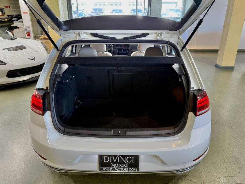 2018 Volkswagen Golf TSI SE