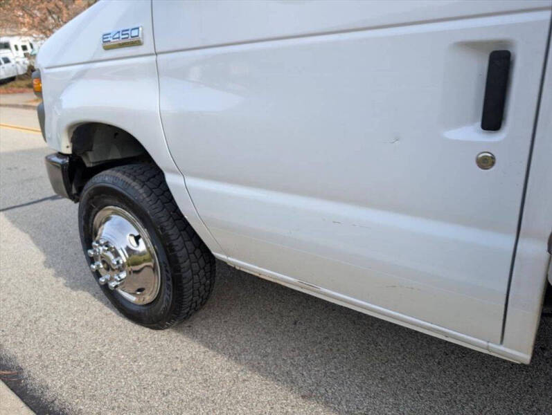 2017 Ford E-Series E-450 SD