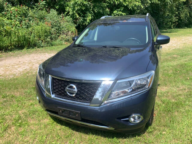 2015 Nissan Pathfinder for sale at Car Connection in Painesville, OH