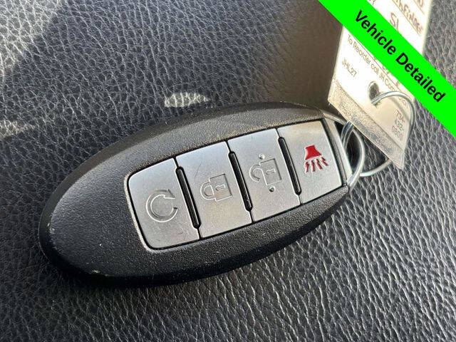 2017 Nissan Pathfinder SL