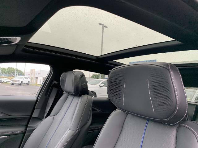 2024 Cadillac LYRIQ Luxury 2