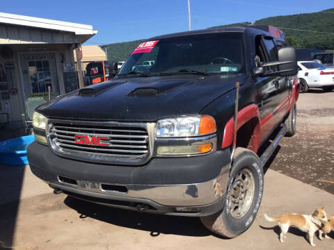 2002 GMC Sierra 2500HD for sale at Troy's Auto Sales in Dornsife PA