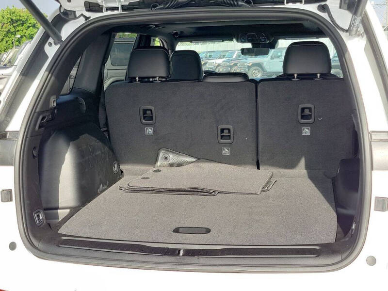 2026 Jeep Grand Cherokee Altitude
