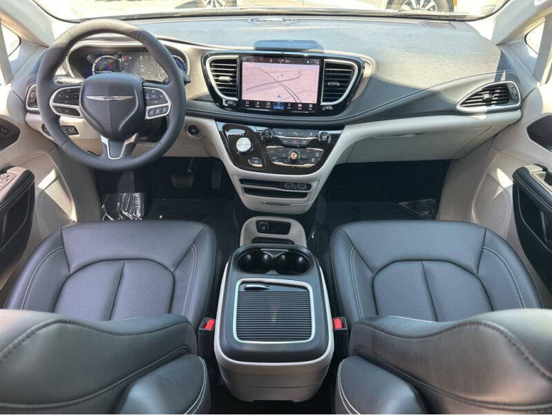 2024 Chrysler Pacifica Plug-In Hybrid