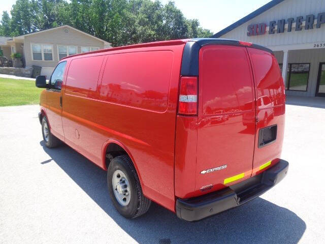 2024 Chevrolet Express 2500