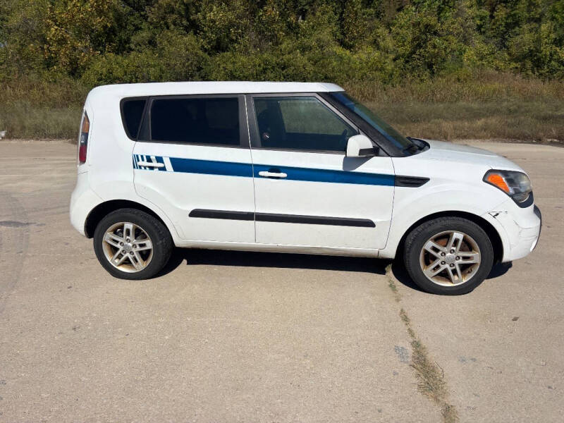 2011 Kia Soul +