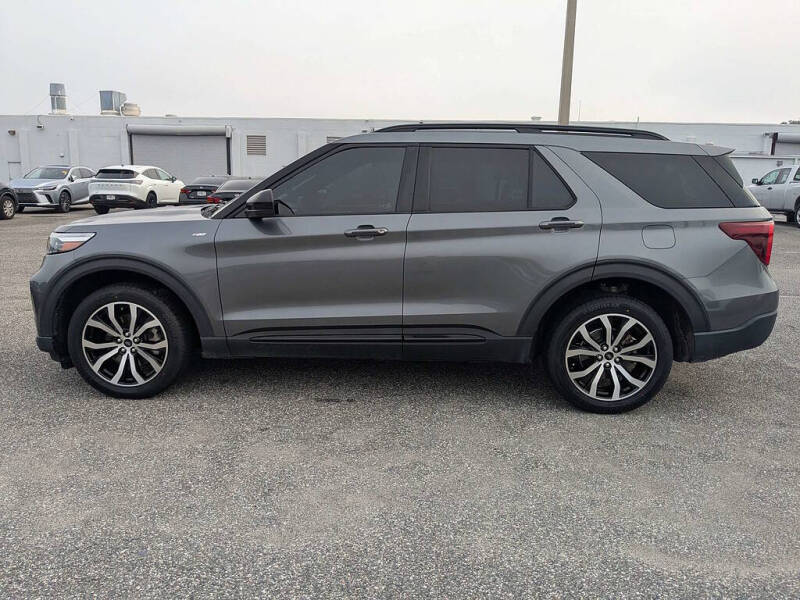2022 Ford Explorer ST-Line