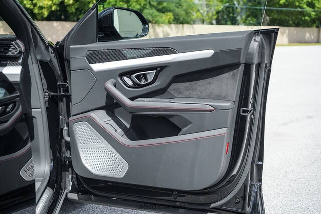 2024 Lamborghini Urus S