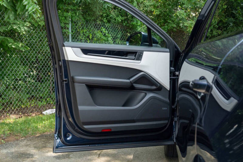 2025 Porsche Cayenne Coupe