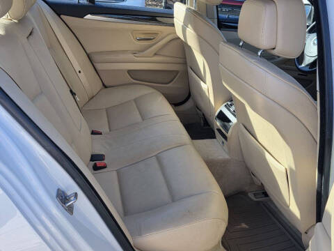 2011 BMW 5 Series 528i