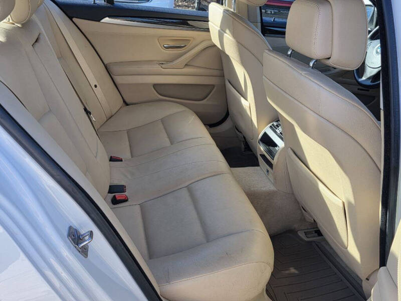 2011 BMW 5 Series 528i