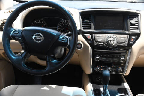 2017 Nissan Pathfinder SV