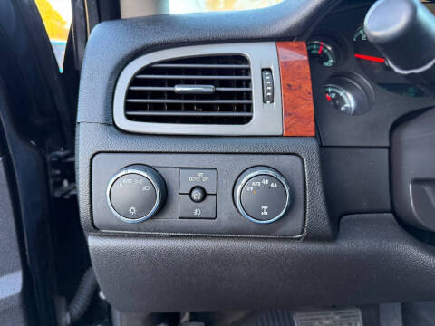 2013 Chevrolet Avalanche LT Black Diamond