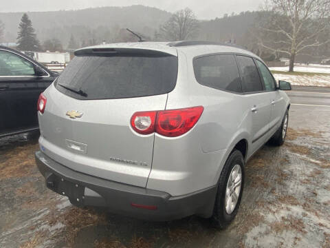 2011 Chevrolet Traverse LS
