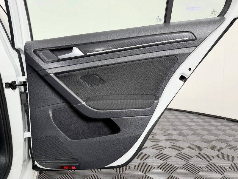 2017 Volkswagen Golf GTI S