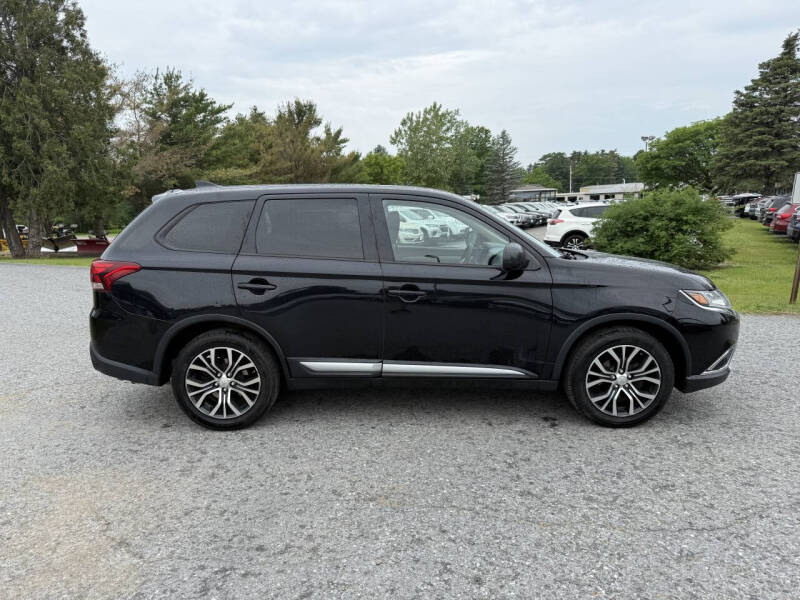 2017 Mitsubishi Outlander ES
