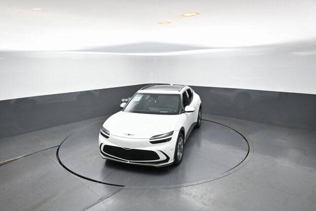 2025 Genesis GV60 Standard