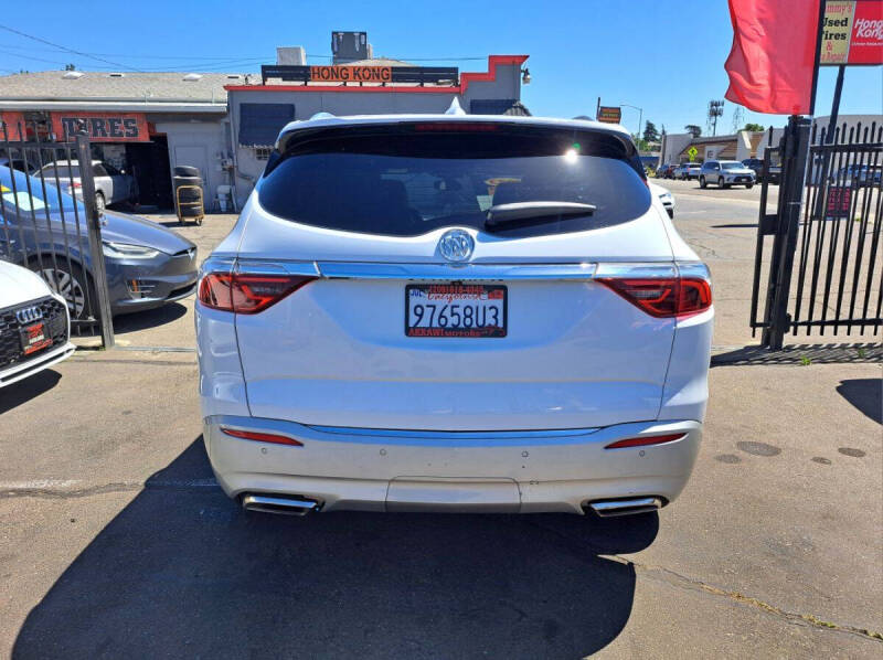 2023 Buick Enclave Essence
