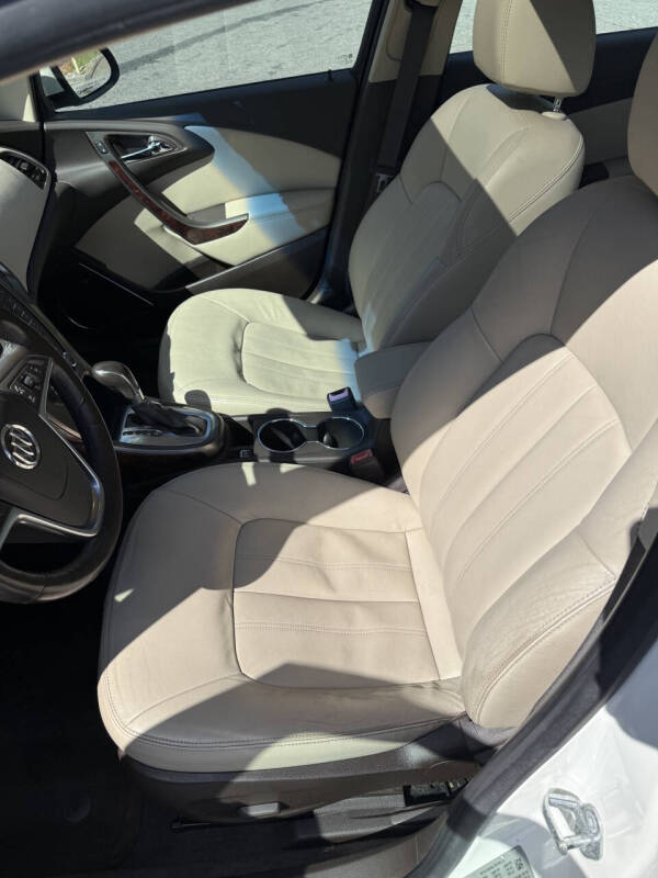 2012 Buick Verano Leather Group
