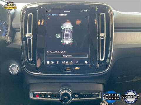 2024 Volvo XC40 B5 Plus Dark Theme