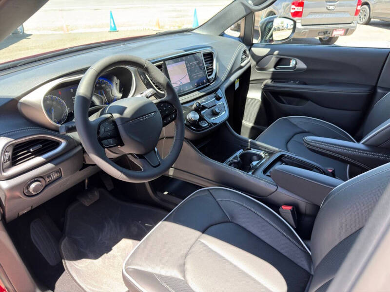2027 Chrysler Pacifica Limited