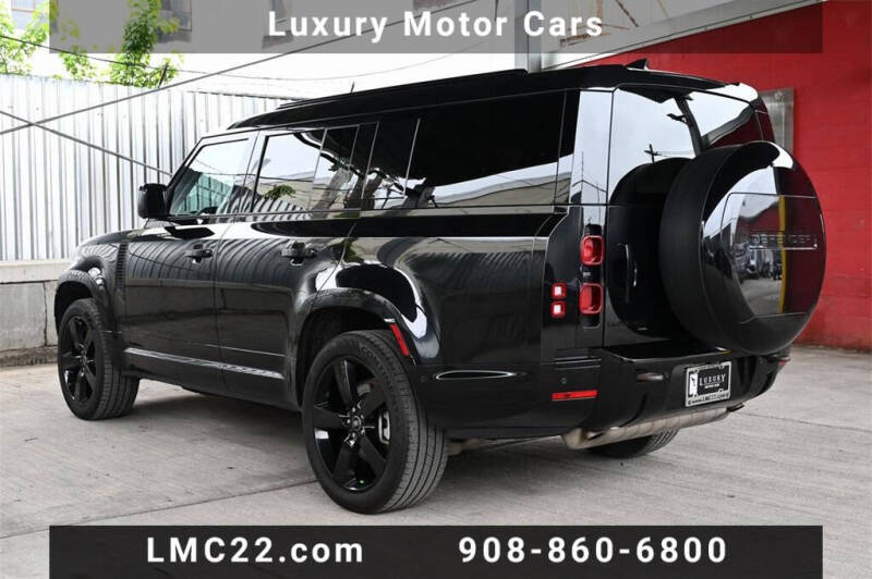 2023 Land Rover Defender 130 X-Dynamic SE