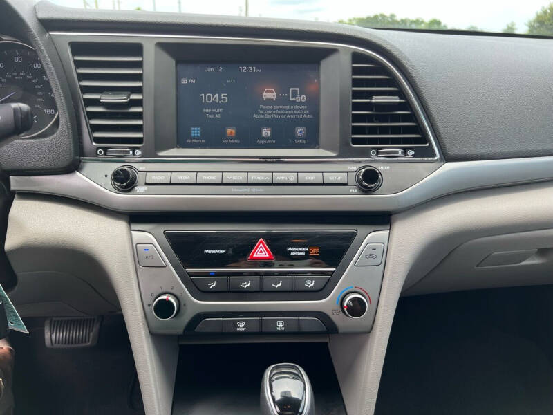 2017 Hyundai Elantra SE