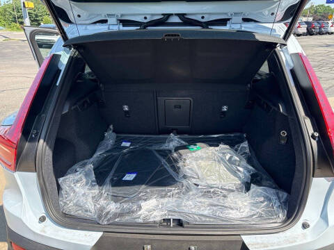 2026 Volvo XC40 B5 Plus