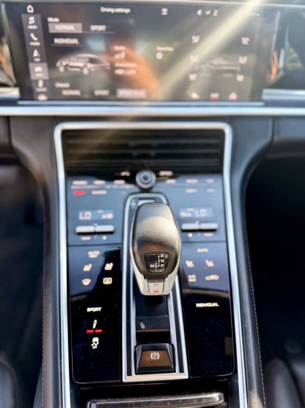 2017 Porsche Panamera 4